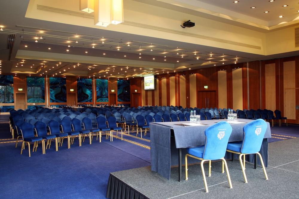Lough Rynn Castle Hotell Mohill Exteriör bild